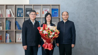 浙江大學(xué)等多所高校領(lǐng)導(dǎo)看望本校新當(dāng)選兩院院士