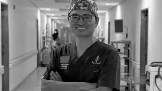 救人犧牲的援坦醫(yī)療隊(duì)隊(duì)長(zhǎng)張軍橋烈士，骨灰將安葬故鄉(xiāng)濰坊