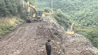 云南彝良縣連夜清理深山垃圾，將開展農(nóng)村生活垃圾大排查整治