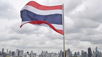 泰國(guó)總理威脅提前大選或利用執(zhí)政優(yōu)勢(shì)，反對(duì)黨為泰黨積極應(yīng)戰(zhàn)