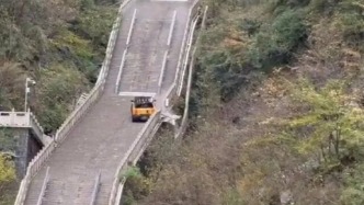 張家界天門山景區(qū)：受損“天梯”護(hù)欄已修復(fù)完畢