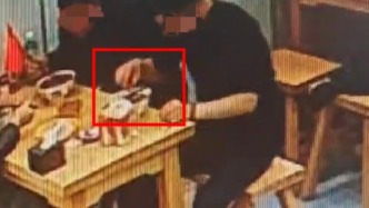 食客向碗中放毛發(fā)碰瓷餐館被行拘，老板：影響店面口碑，打算轉(zhuǎn)讓