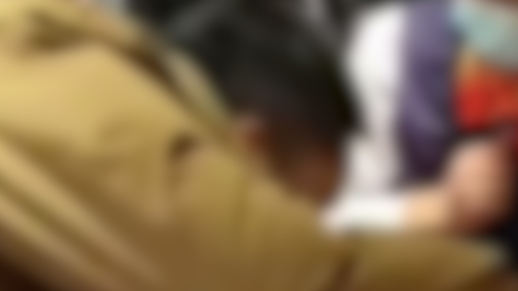 广铁长沙客运段通报“乘客被困高铁厕所多人施救”：受困旅客未能及时下车已被安排返回