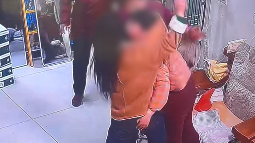 “腿都嚇軟了”，身有殘疾的兒媳被卡窒息，婆婆用海姆立克法救回