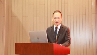 中山醫(yī)院副院長(zhǎng)史穎弘，兼任復(fù)旦大學(xué)附屬金山醫(yī)院院長(zhǎng)