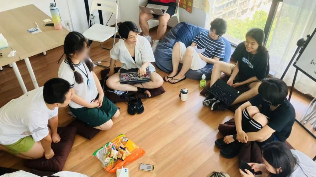 清華畢業(yè)后，她陪伴了150名休學(xué)孩子