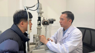 哪些人在看“眼疲劳老花门诊”？中青年是主力，有人35岁就“老花”了