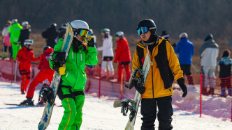 許昆林在人民日?qǐng)?bào)撰文：促進(jìn)服務(wù)業(yè)優(yōu)質(zhì)高效發(fā)展