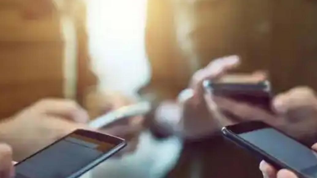 湖南益陽警方：網(wǎng)民“嘉寶”直播間發(fā)布侮辱性言論，被行拘15日