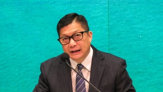 香港保安局局長(zhǎng)鄧炳強(qiáng)：特區(qū)政府將跟隨國(guó)家政策決定對(duì)日措施