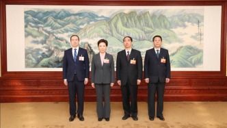 王宇燕當(dāng)選新一屆中華全國(guó)供銷合作總社理事會(huì)主任