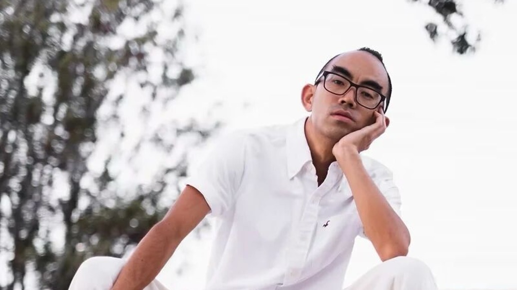 一個模仿塑料袋的男人，意外火遍全網(wǎng)