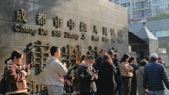 法治課 | 成都女子家門口遇害，家屬能向物業(yè)追責嗎？