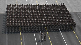 经中央军委批准，全军统一制发《中国人民解放军预备役人员证》