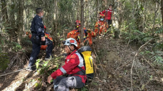 小伙獨(dú)闖廣西大明山身亡，搜救人員：沖鋒衣單薄，或因失溫去世