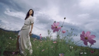 52岁人生重启，爆火成顶级超模