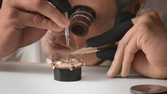 非常一周｜宝珀首创超复杂自鸣腕表，蒂芙尼打造上马奖杯奖牌，L'ÉCOLE 呈矿石奇珍展，RM 17-02 陶瓷款亮相