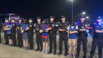 视频丨11名私彩赌博犯罪嫌疑人从马来西亚被押解回国