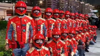 外賣小哥“新裝”也要卷了？多個外賣平臺回應