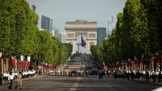 法国预计将恢复志愿兵役，马克龙澄清：不会送年轻人去乌克兰