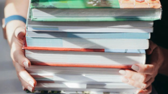 未簽訂授權(quán)協(xié)議電視劇即發(fā)行完畢，授權(quán)費(fèi)應(yīng)如何計(jì)算？