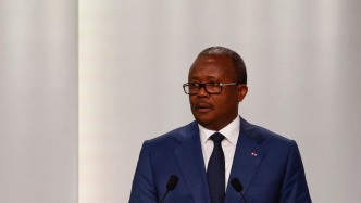 幾內(nèi)亞比紹前總統(tǒng)恩巴洛抵達(dá)塞內(nèi)加爾，此前被軍方“解職”