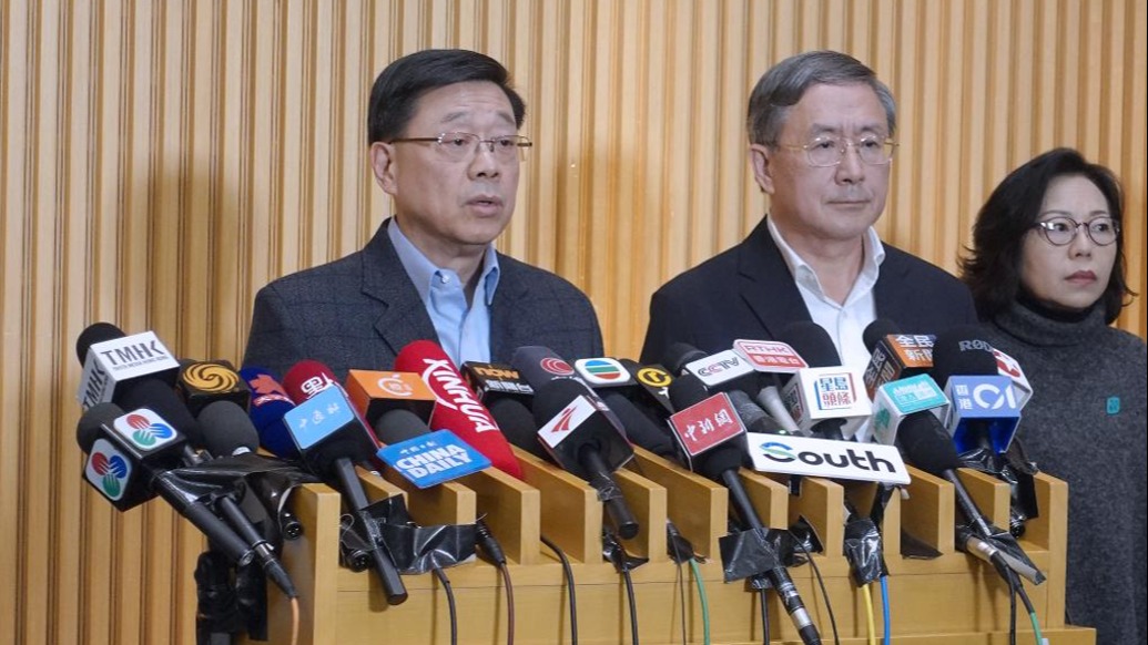 李家超: 未来这段期间，所有特区政府主办的庆祝活动将取消或延期