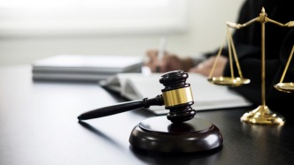 金融领域职务犯罪典型案例：银行领导利用政商“旋转门”受贿被判刑