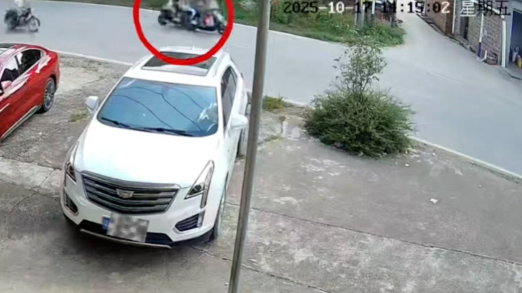 13歲學(xué)生無證駕駛摩托車，載著同學(xué)飆車追尾，5人當(dāng)場被“甩飛”