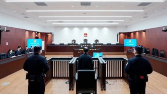 上海市国防动员办公室原副主任吴斌受审：被控受贿1595万余元