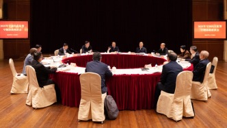 龔正市長出席專題協(xié)商座談會(huì)，圍繞上海促消費(fèi)擴(kuò)內(nèi)需，聽取黨外人士意見建議