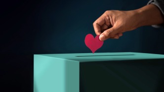 大埔宏福苑援助基金成立不到一天，已收到5億港元善款