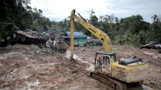 東南亞三國(guó)洪水已奪300余命，泰國(guó)一地醫(yī)院已無(wú)處容納遺體