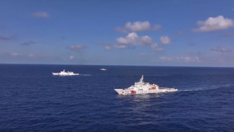 中国海警位中国黄岩岛领海及周边区域执法巡查