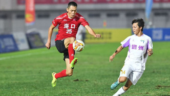 “苏超式”足球联赛北方暂歇，南国新启：琼超、滇超同日开哨