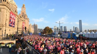 2025上海馬拉松鳴槍起跑，12項(xiàng)細(xì)節(jié)提升對標(biāo)大滿貫標(biāo)準(zhǔn)