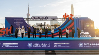 2025上海馬拉松開跑，龔正市長鳴槍發(fā)令