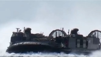 施压委内瑞拉，美军气垫艇在波多黎各海岸活动