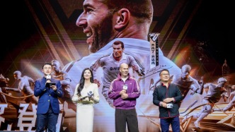 齐达内上海亮相游戏嘉年华，直言大罗是搭档过的最佳球员