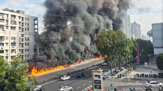 廣州消防回應貨車起火引燃一排電動車：明火已滅，無人傷亡