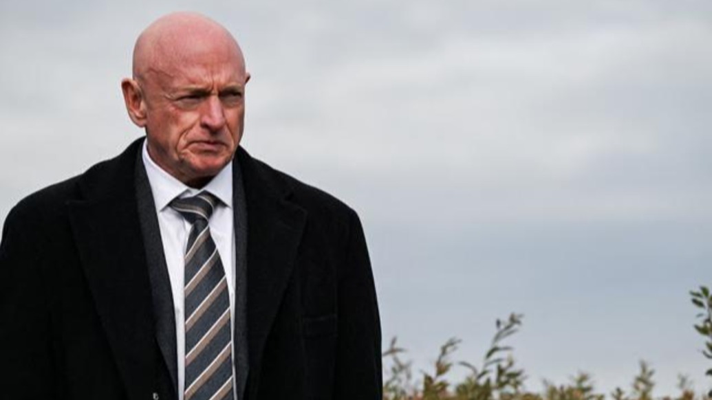 美參議員爆料：因?yàn)檎f真話特朗普要?dú)⑽?，但我不怕?/></span></div><div><h2 class=