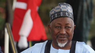 尼日利亚国防部长辞职