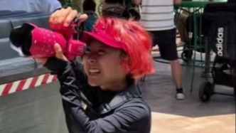 先天腭裂被拋棄姥姥從垃圾堆撿回，@羊餓了賺到錢(qián)時(shí)卻失去了要報(bào)答的人