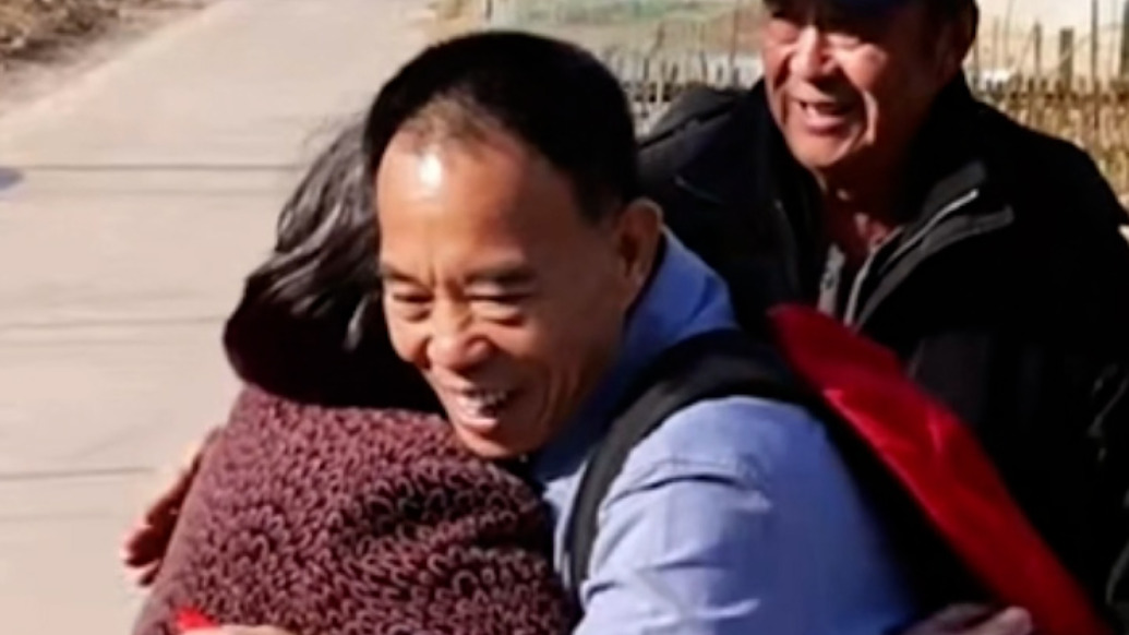 “灵魂摆渡人”刘德文送老兵骨灰归乡，其已护送72位去台山东籍老兵回大陆