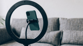 中央網(wǎng)信辦指導(dǎo)網(wǎng)站平臺整治直播打賞亂象：提升低俗“擦邊”行為識別能力