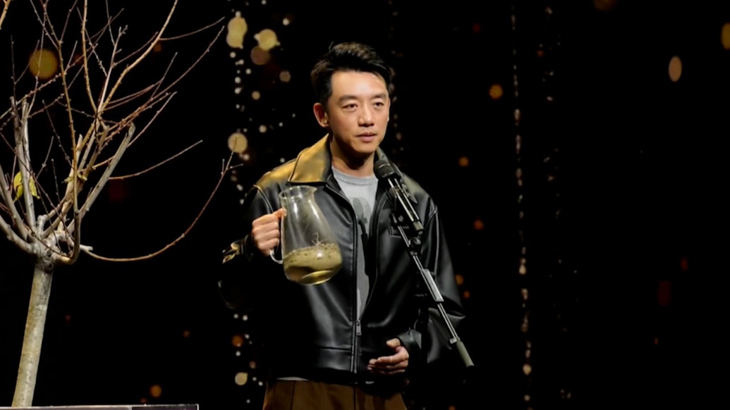 王传君郑恺们带着八方水土，为上戏80周年种下桃李