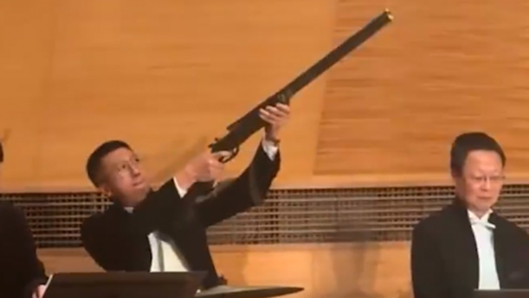 打击乐真的有武器,辽宁交响乐团惊现“枪手”,喜提乐团最强“显眼包”