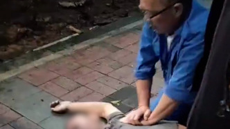男子突發(fā)心肌梗塞倒地，55歲船員街頭跪地救人