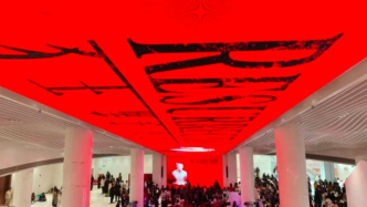 《狂野時(shí)代》的“時(shí)代系統(tǒng)”，我和畢贛的十年｜對(duì)話總制片人單佐龍