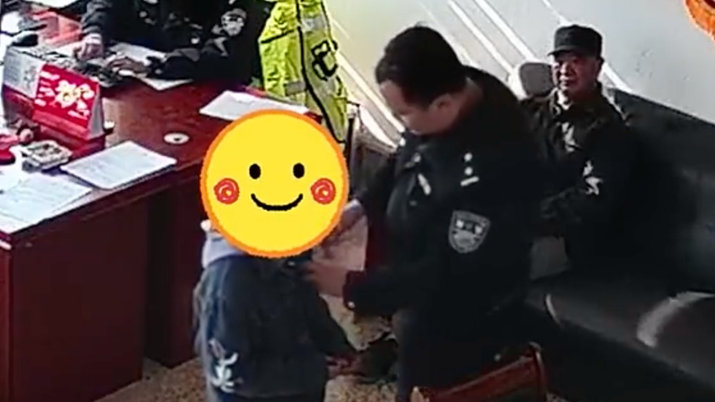 交警叔叔的200元与聋哑妈妈的饺子，一次剐蹭事故牵出善缘